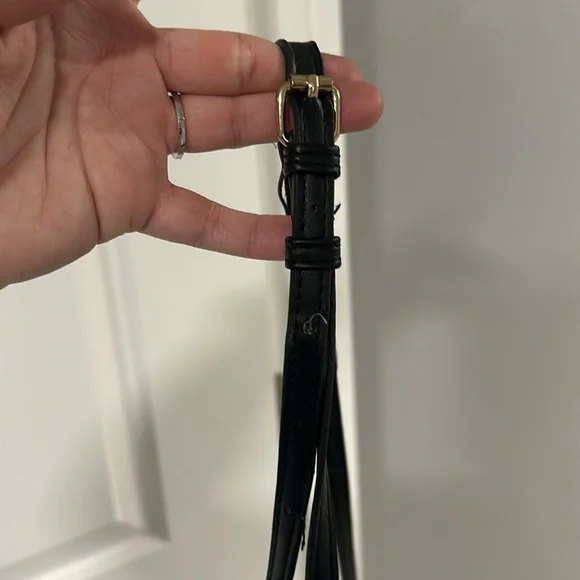 ⭐️SOLD⭐️
Steve Madden Black and Gold Crossbody - Picture 5 of 14